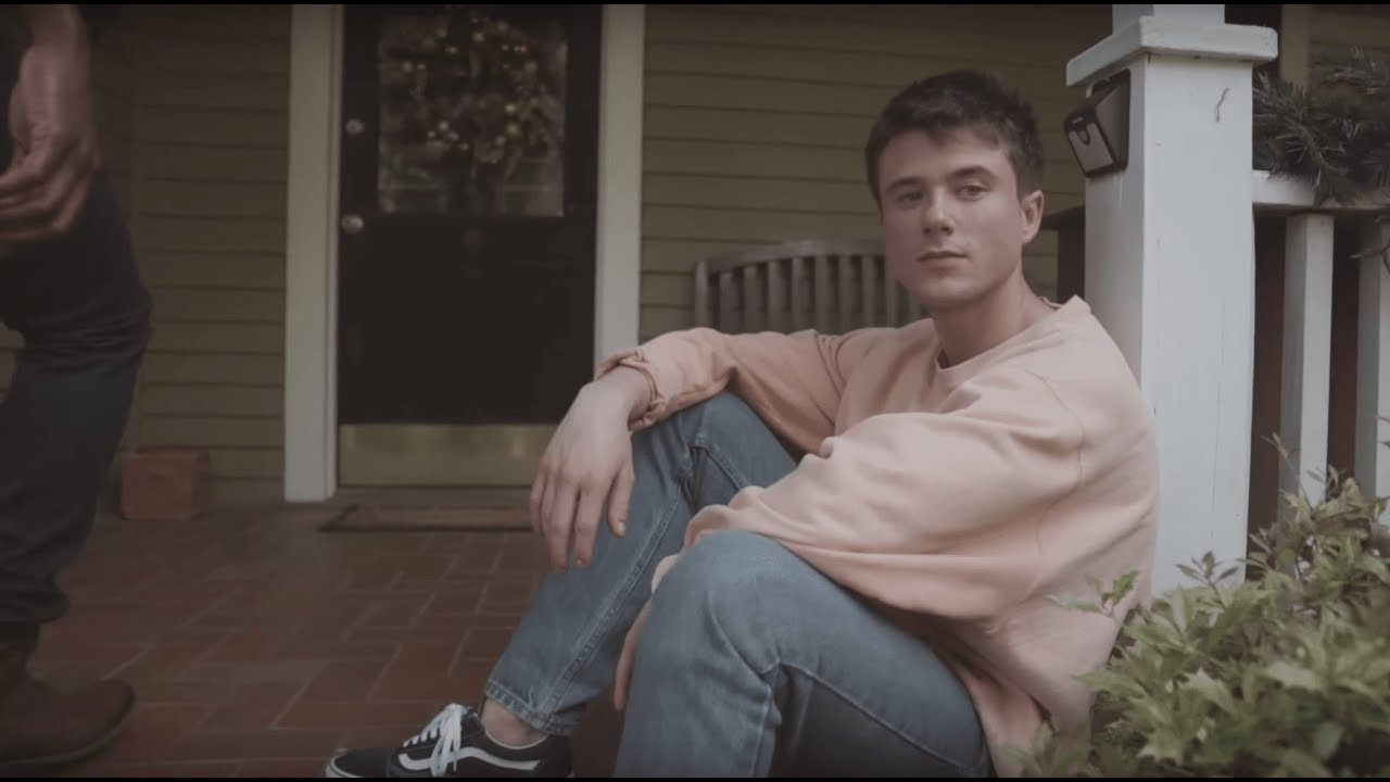 Alec Benjamin – Let Me Down Slowly [Official Music Video]